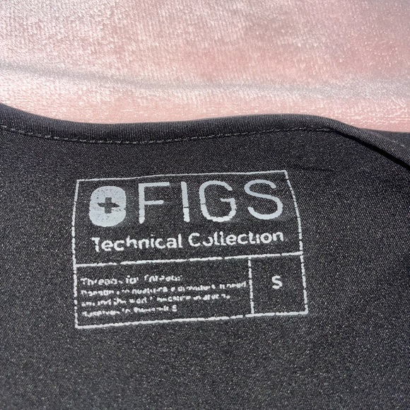 🖤 FIGS technical collection two pocket scrub top Black 🖤 - Picture 2 of 2